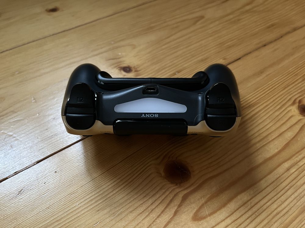 Sony DualShock 4 V2 Złoty + Back Button Attachment