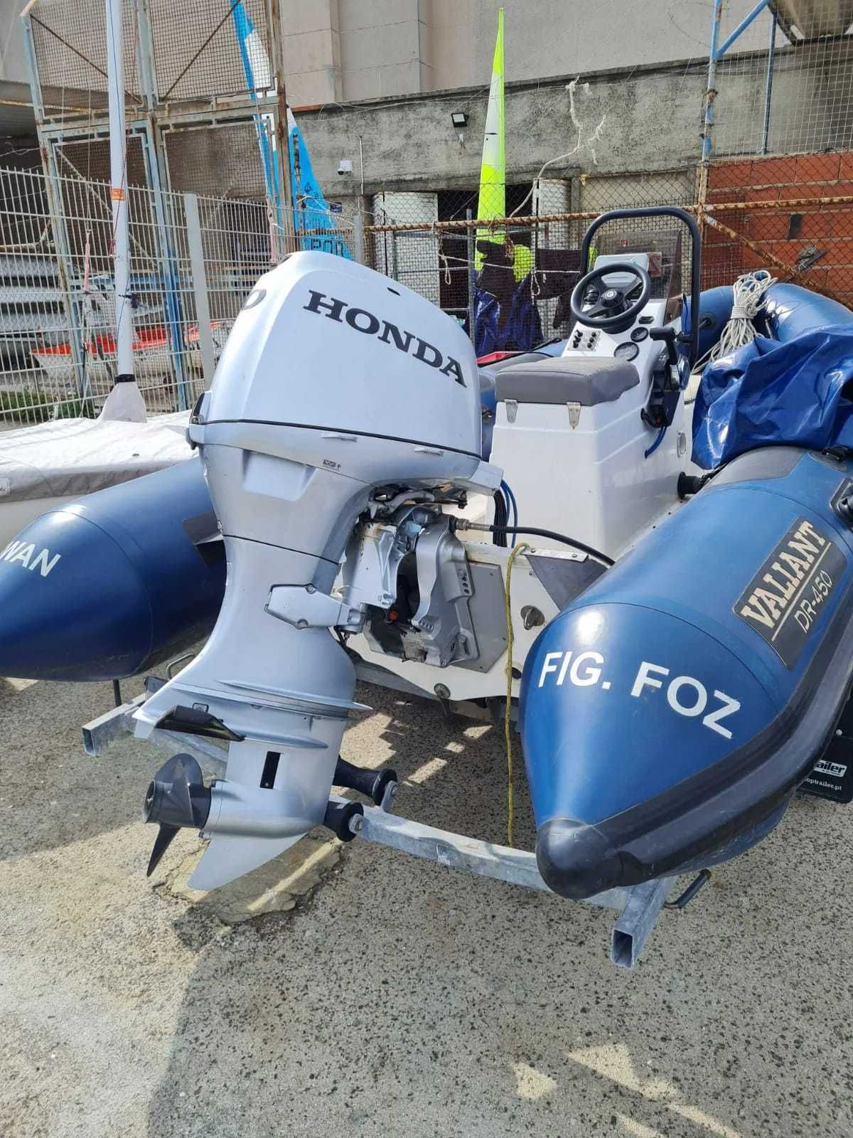Valiant 450 com motor Honda 4T 50 CV e atrelado, acabado de rever