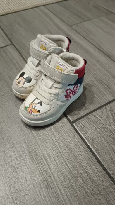 Кросівки  дитячі