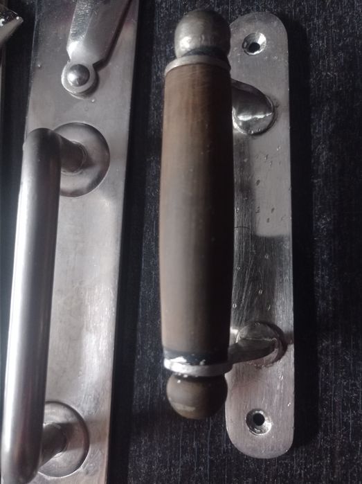 Ручка дверная металлическая