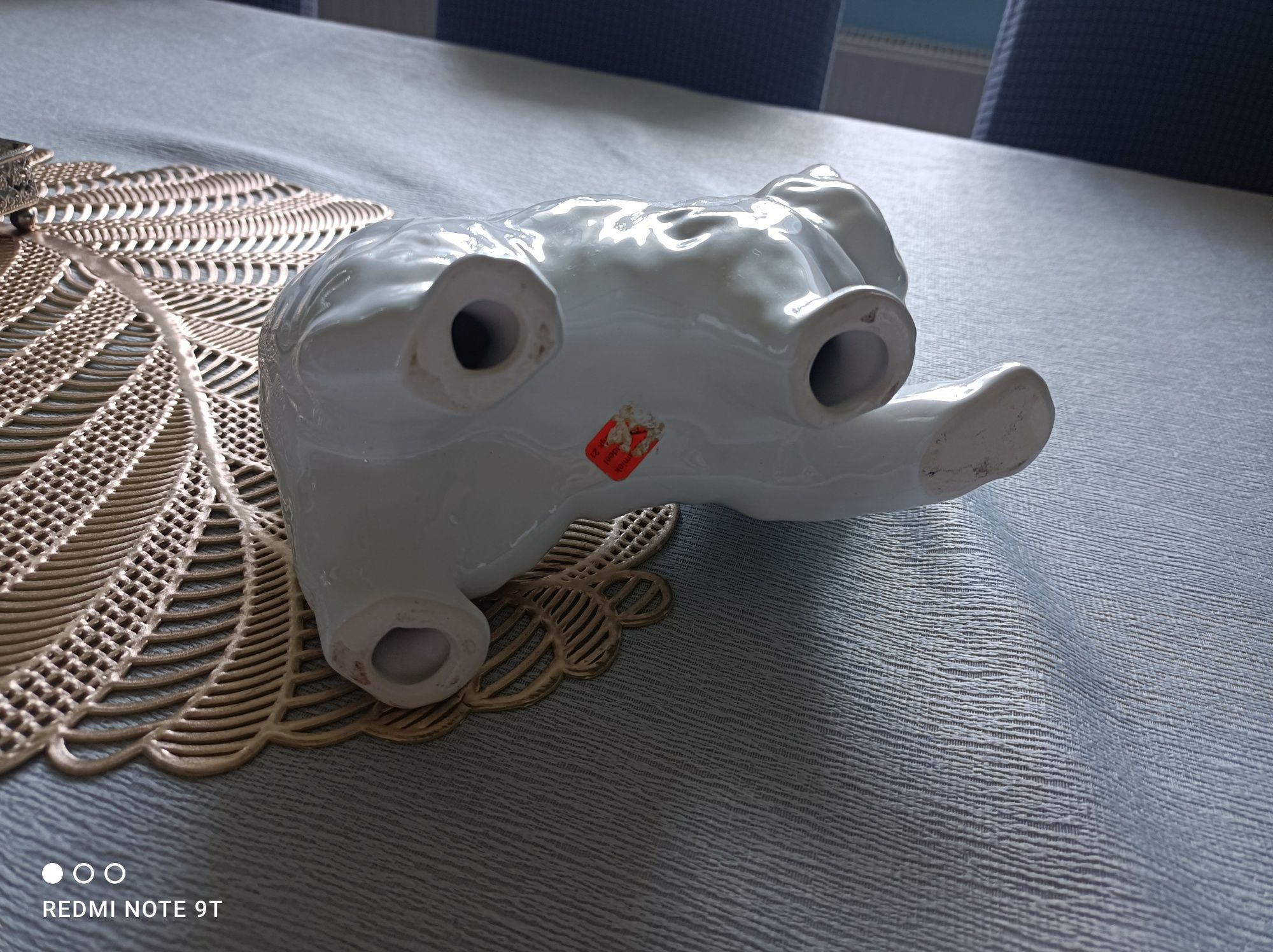 Kot porcelanowy biały