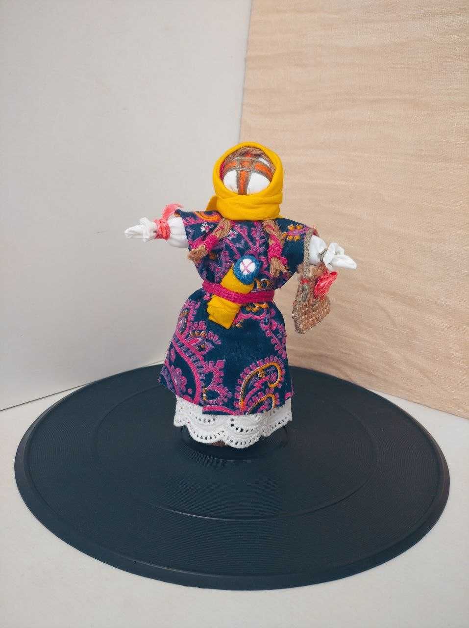 Лялька мотанка ручної роботи (hand made doll motanka)