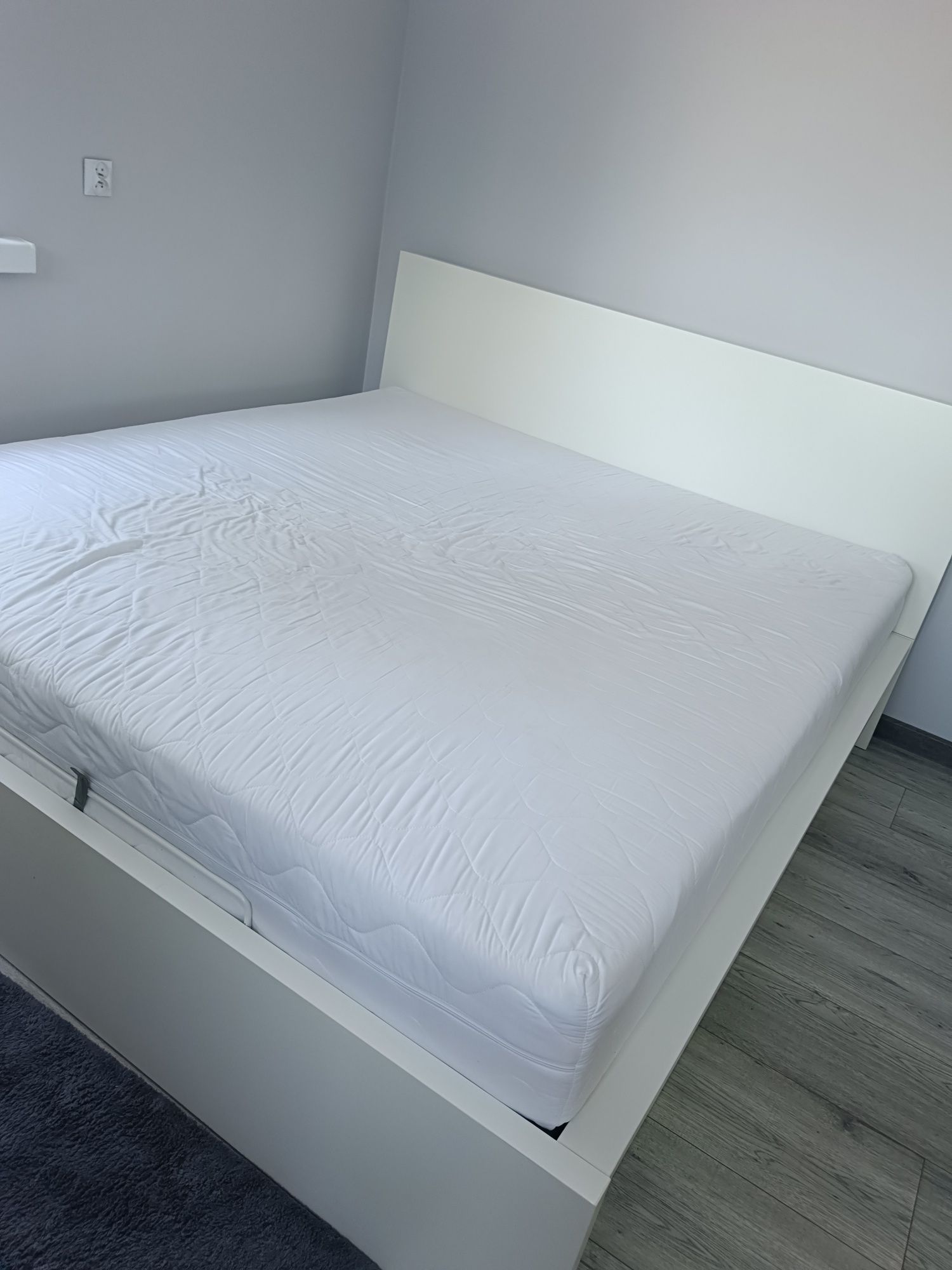 Łóżko Malm Ikea 180x200