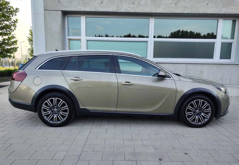 Opel Insignia 2014 дизель 2.0 CDTI 4x4 Country Tourer