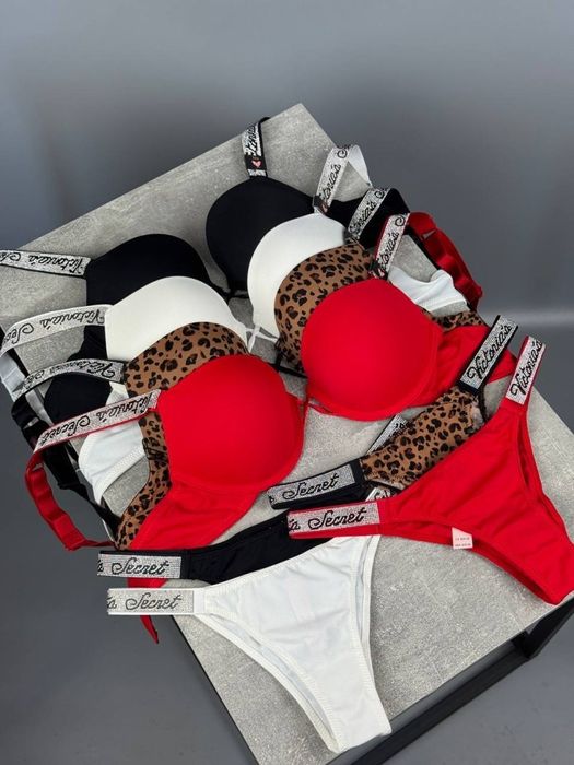 Комплект Victoria's Secret білизна