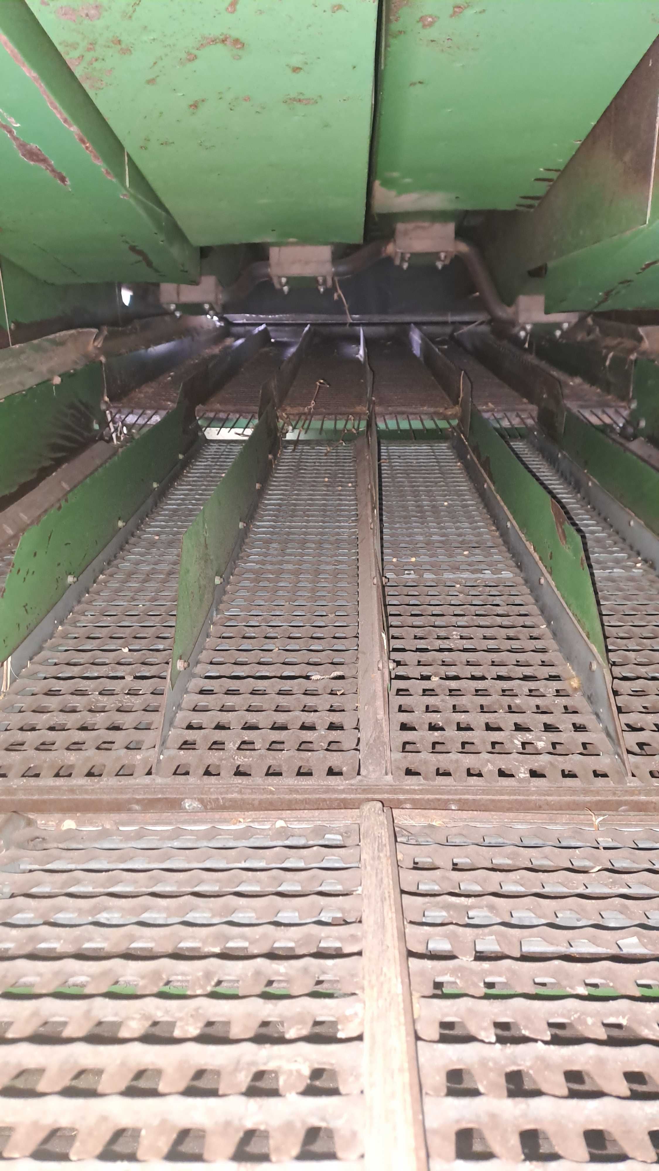 Продам комбайн John Deere 950.