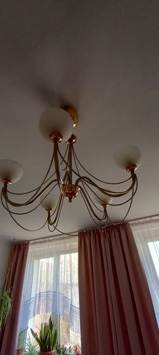 Sprzedam żyrandol złoty