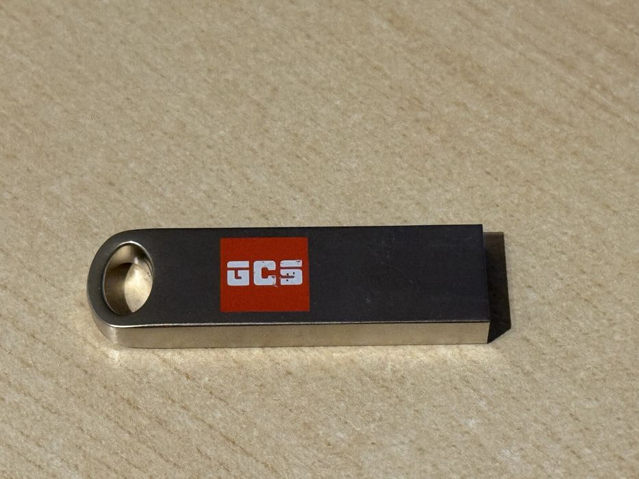 Pendrive 8GB - niewielki, metalowy