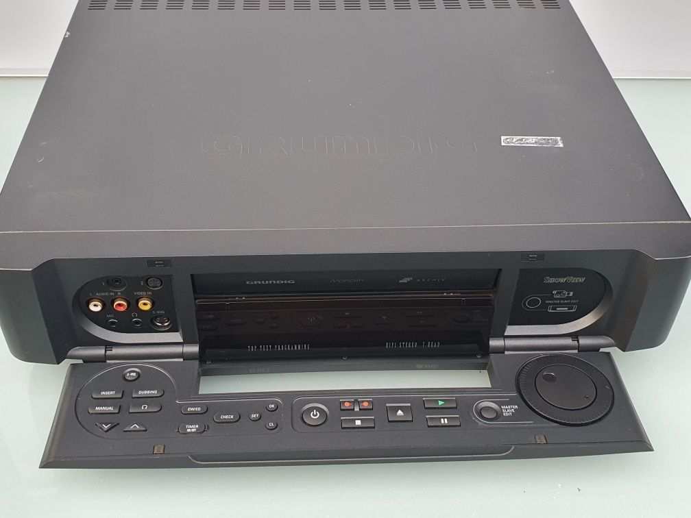 Magnetowid Grundig S-VHS GV- 470s