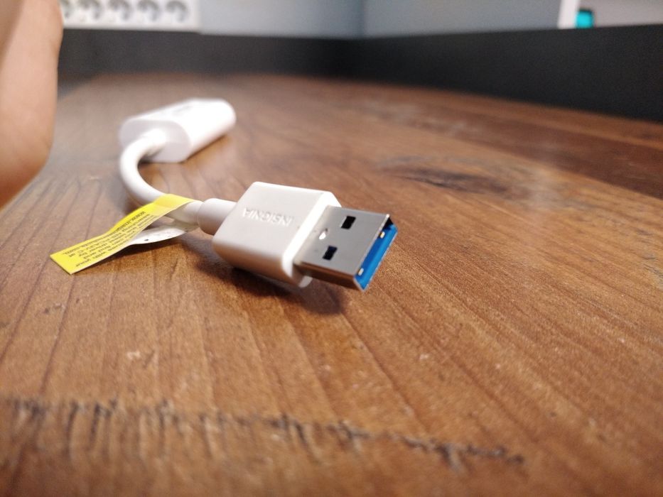 Адаптер Insignia USB to VGA