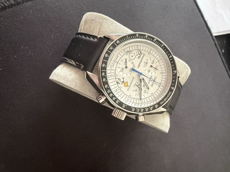 Omega Swatch Moonswatch Snoopy