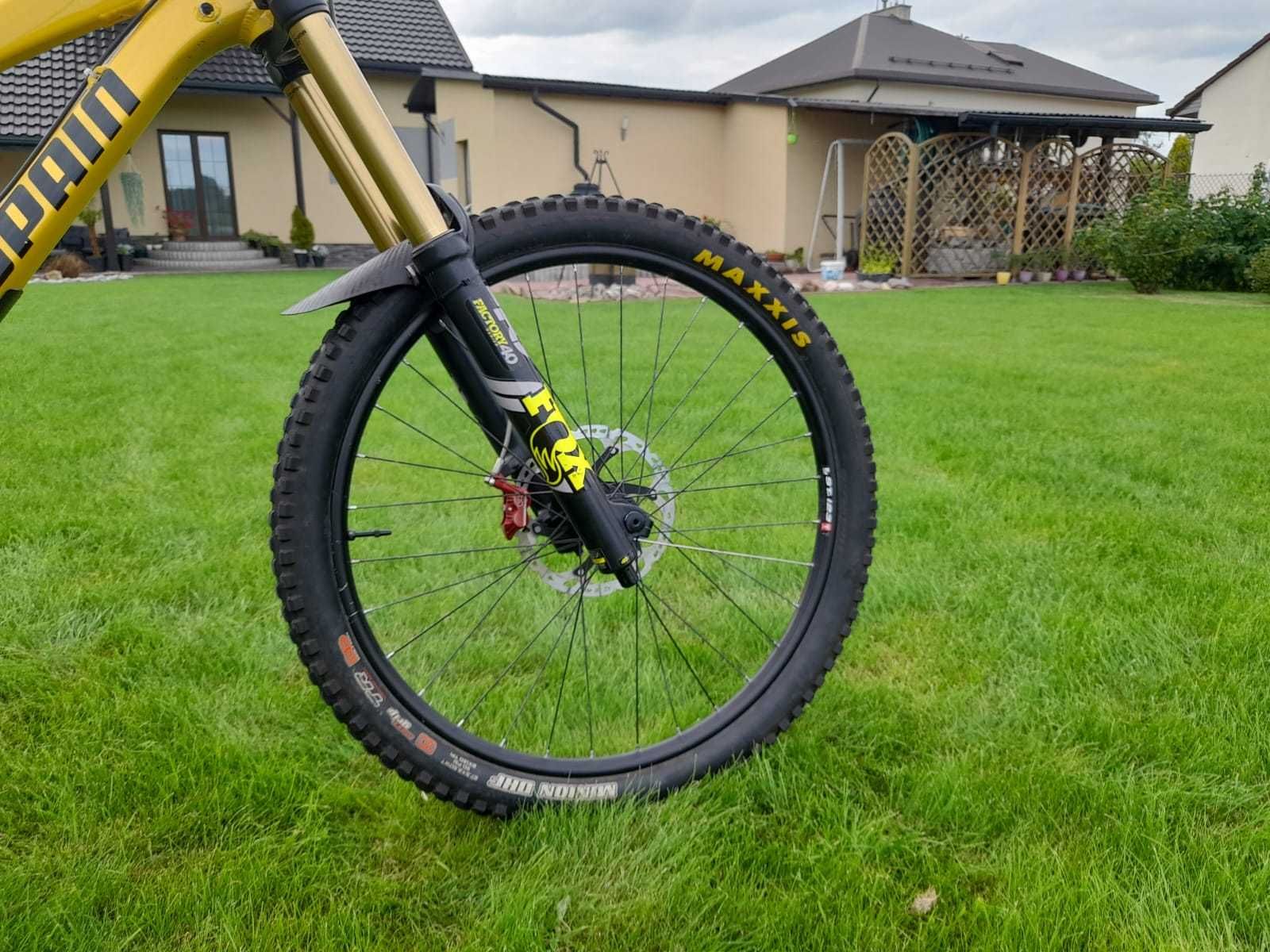 Rower Propain Rage DH