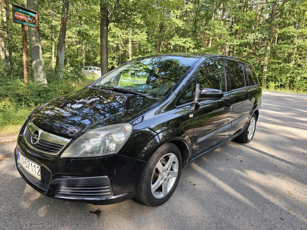 Opel Zafira 1.9 cdti hak 7 osób