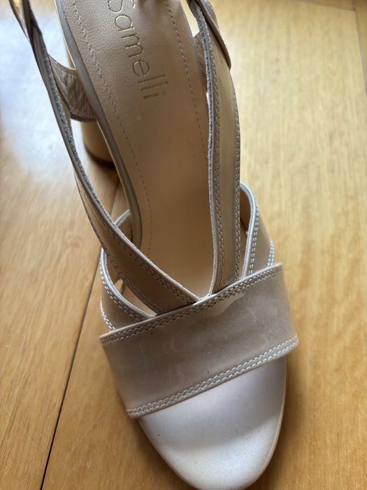 Sandalias bejes Samelli
