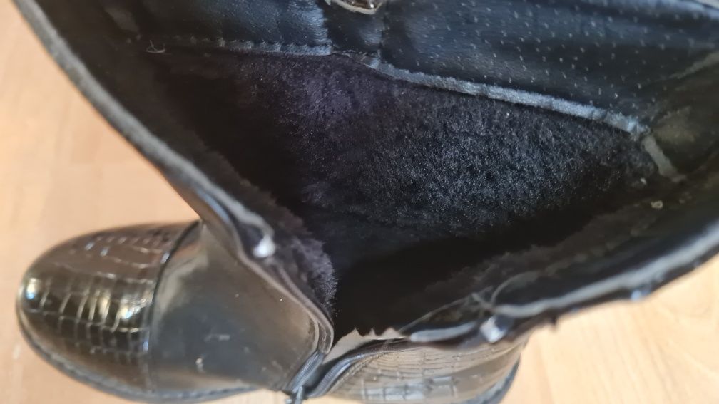 Buty czarne skóra-lakierek