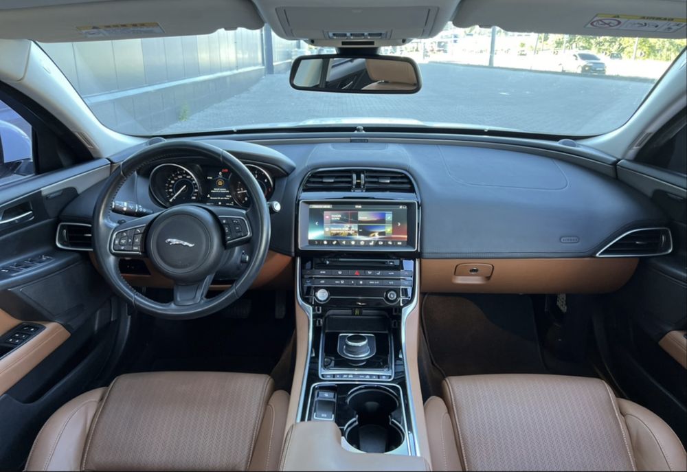 Jaguar XE 2.0D AWD 2016