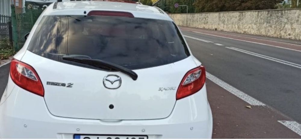 Mazda ll kolor biały perłowy