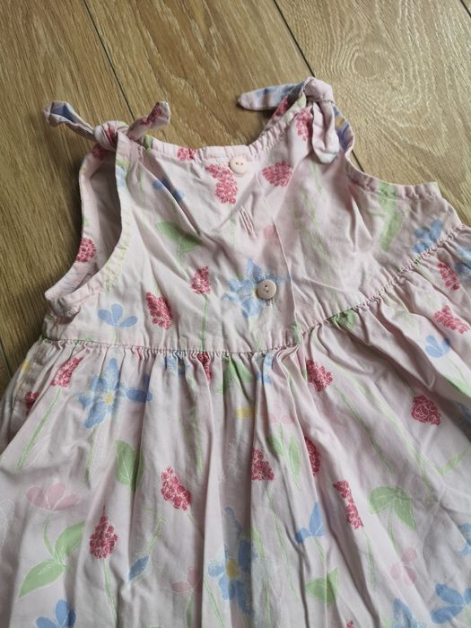 Sukienka dziewczęca r. 68