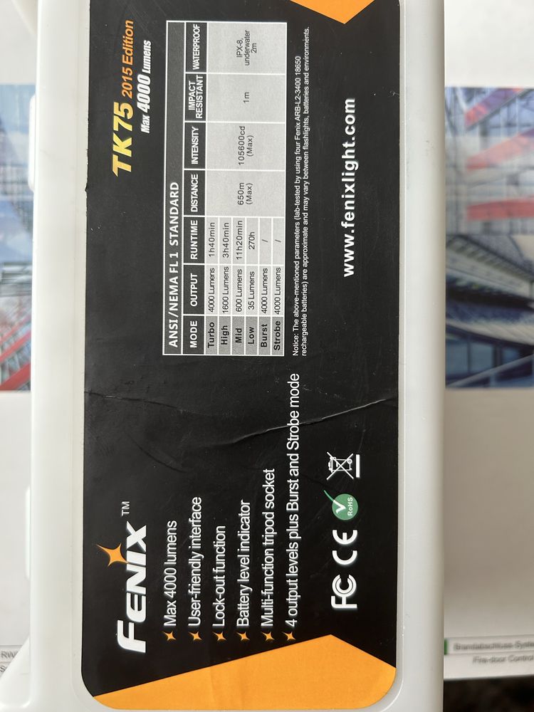 Latarka Fenix TK75