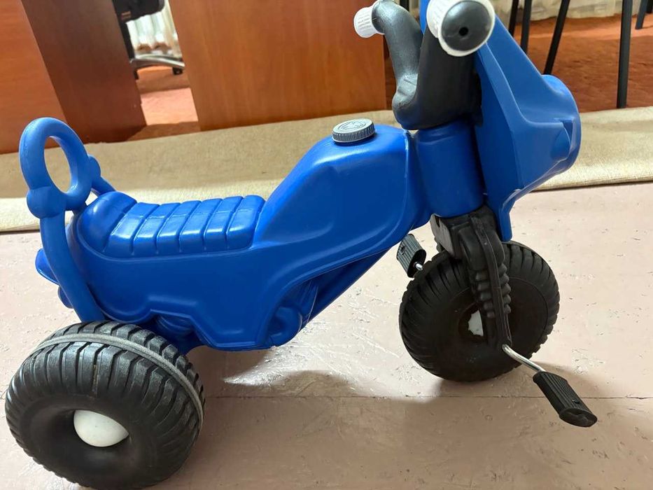 Дитячий триколісний мотоцикл