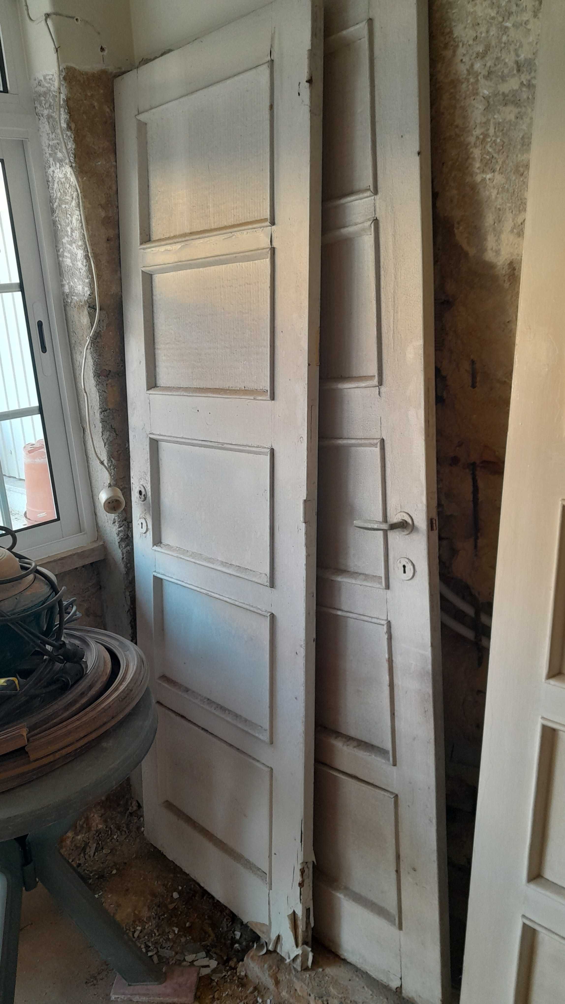 Vendo portas antigas