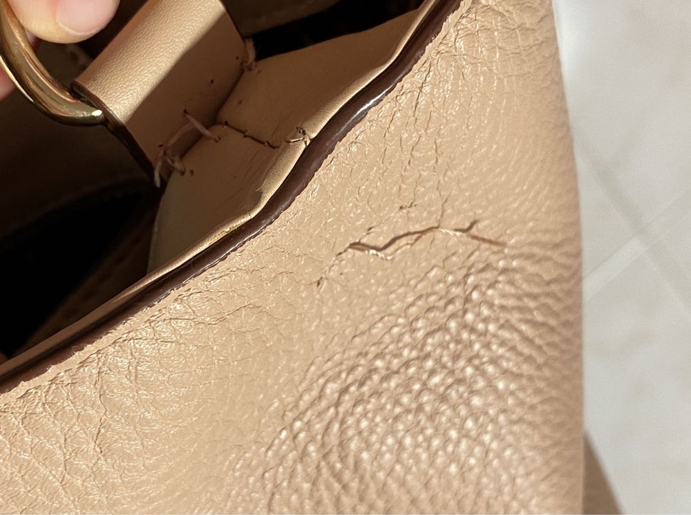 Victoria’s Secret - Mala Bolsa de Mão / Tiracolo Bege Nude (usada)