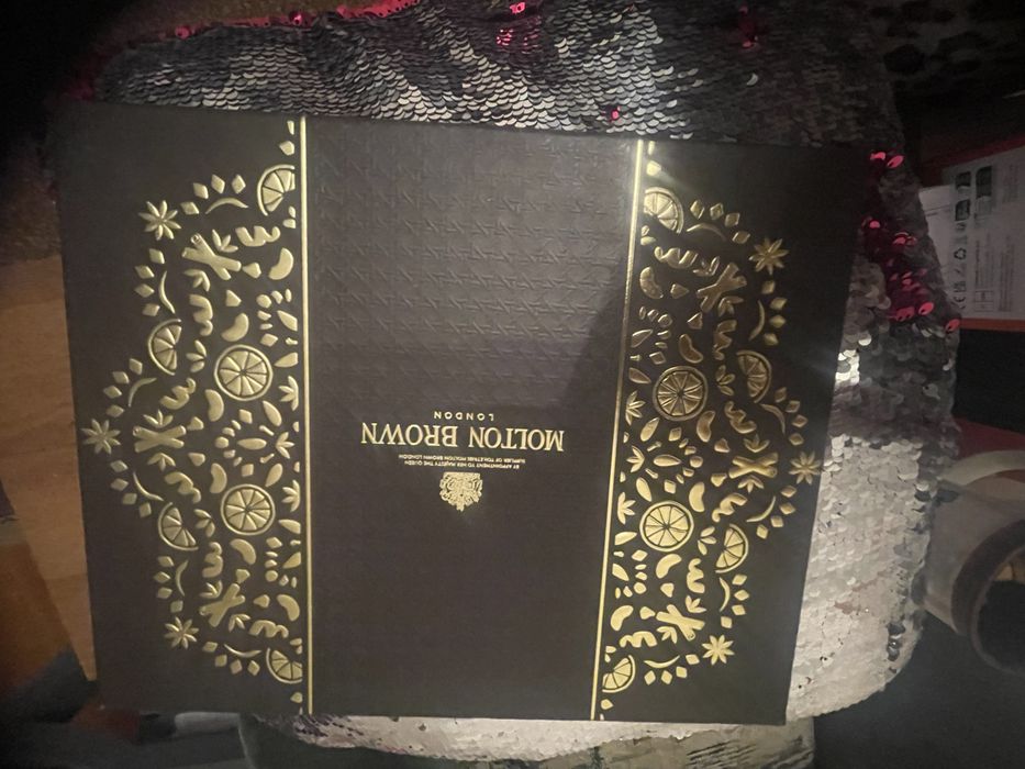 Продам набір унісекс Molton Brown Re-charge Black Pepper