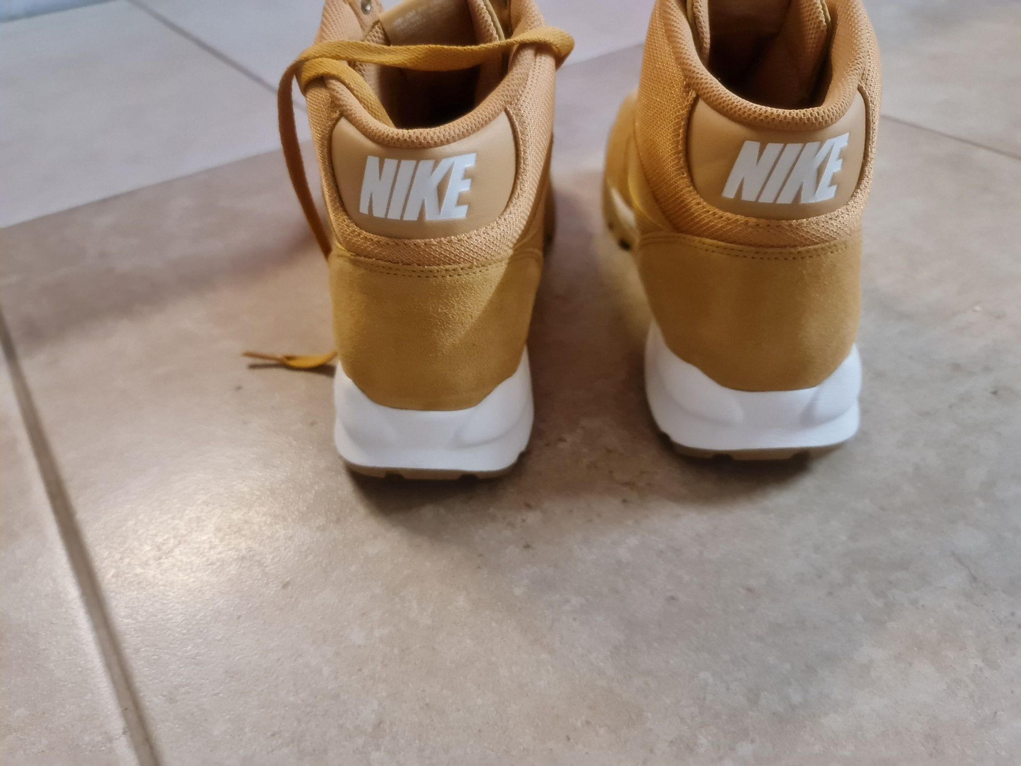 Продаю чоловічі спортивні ботинки Nike розмір.45.5