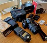 Aparat fotograficzny Canon EOS 600D, obiektyw Sigma 18-200mm,2 baterie