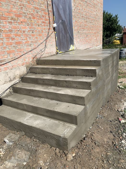 Виконуємо монолітні та будівеліні роботи