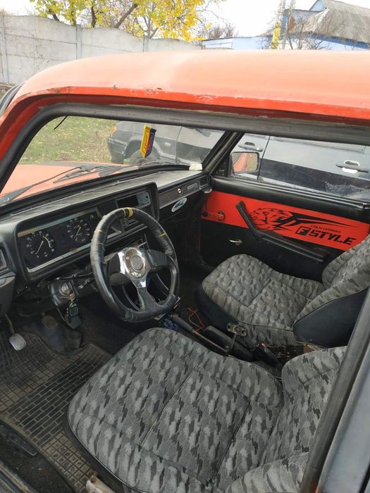 Продам ваз четвірку на ходу сів поїхав по сваркі є моменти не критичні