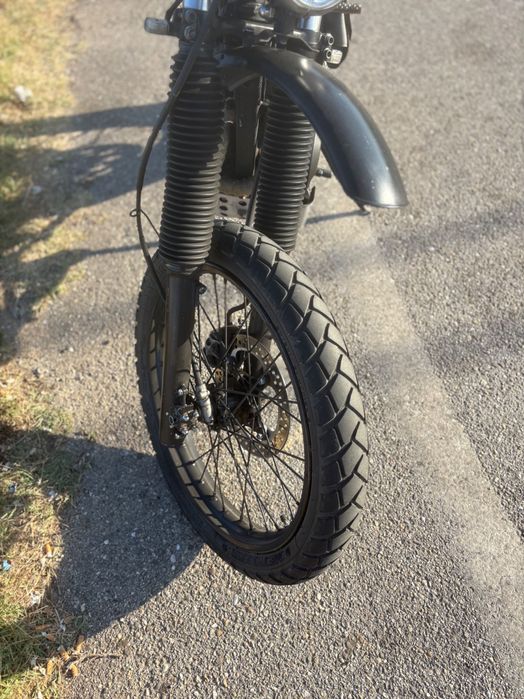 Dominator 650 Scrambler