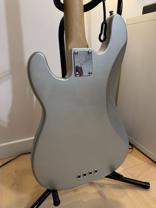 Fender American Precision Bass Inca Silver 1997r.