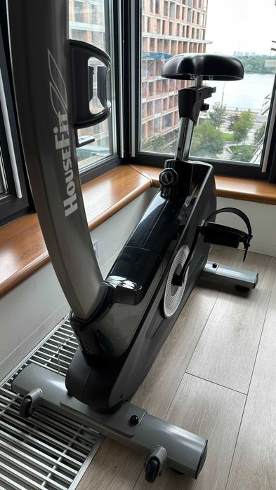Велотренажер HouseFit HB-8268HPM Silver