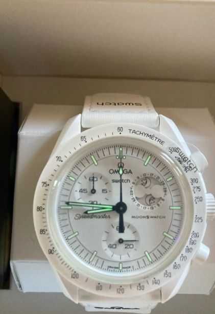 Swatch x Omega Bioceramic MoonswatchMission To MoonphaseSnoopySO33W700