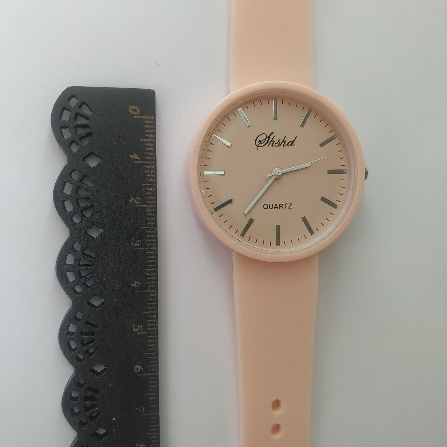 Zegarek na rękę różowy pasek silikonowy