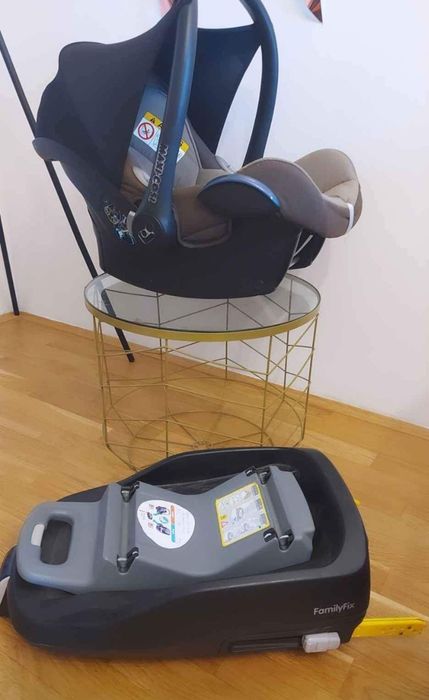 Продам автокресло 0+ Maxi-cosi+ база iso-fix