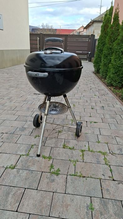 Weber гриль стан хороший +стартер