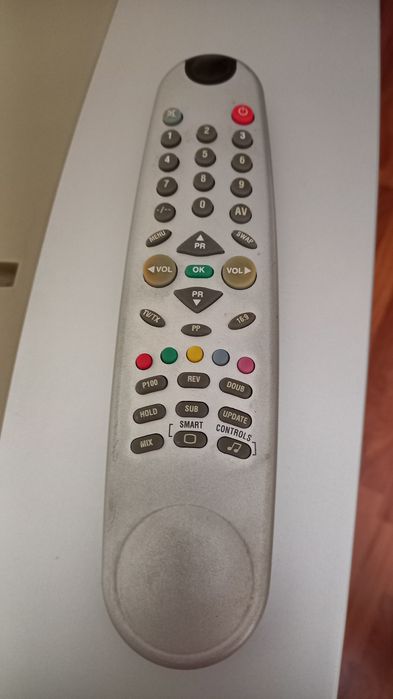 Televisão Crown 16/9 80cm com Box TDT e comandos