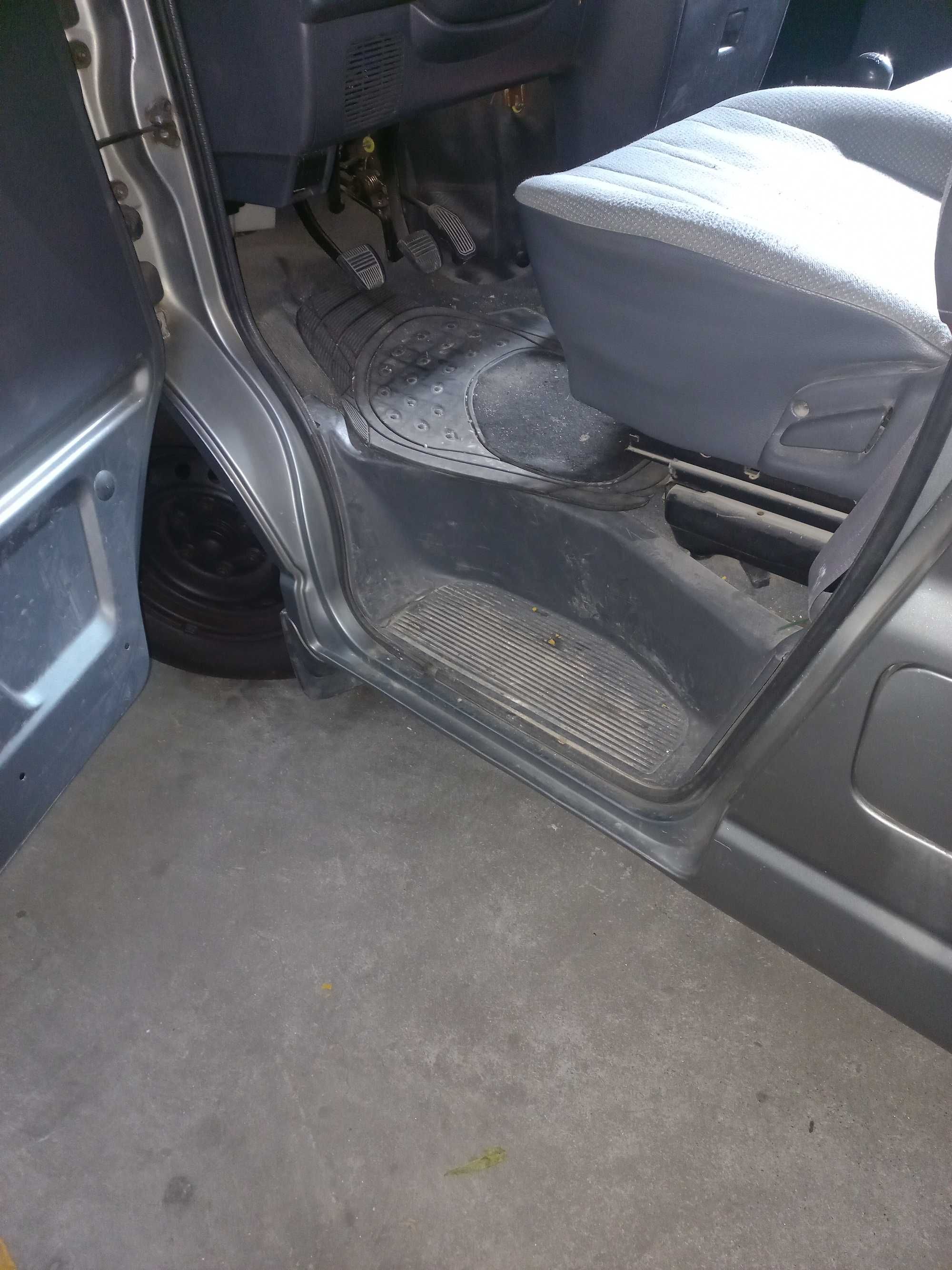 Toyota hiace 2004