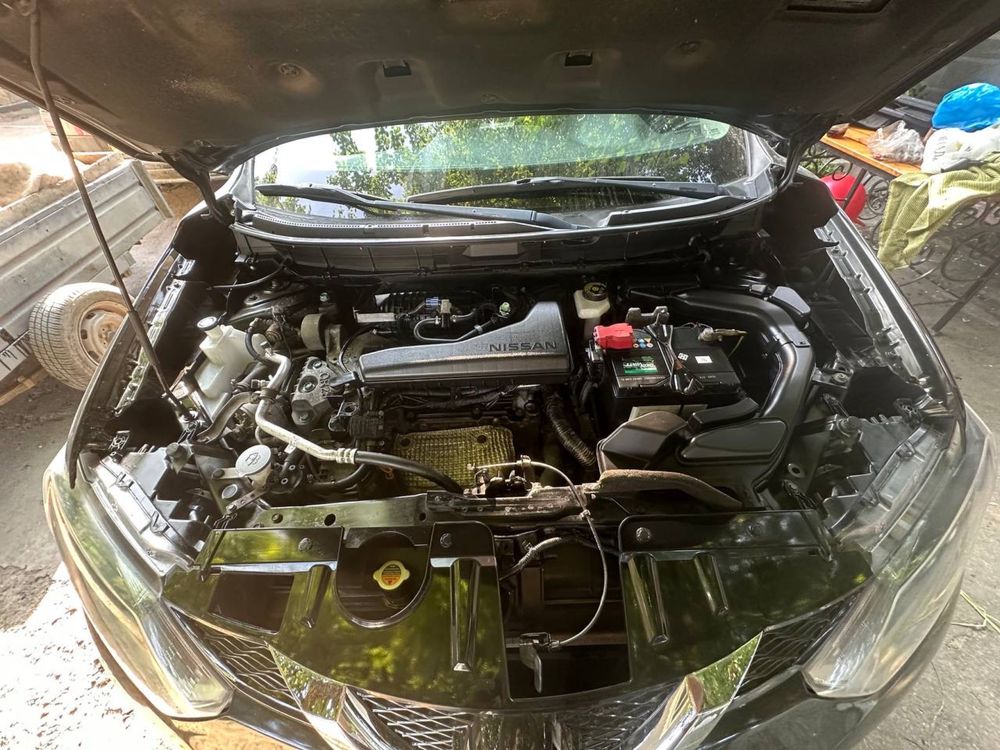 Nissan Rogue 2,5 SV комплектації