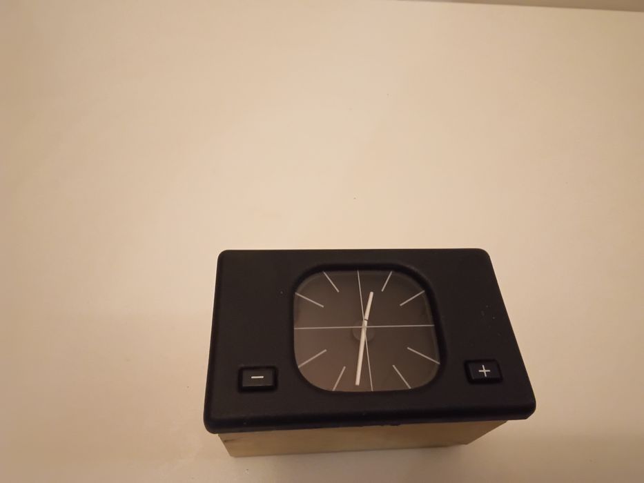 Запчасти BMW часы