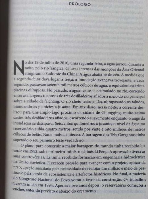 Água: Uma Biografia - Giulio Boccaletti