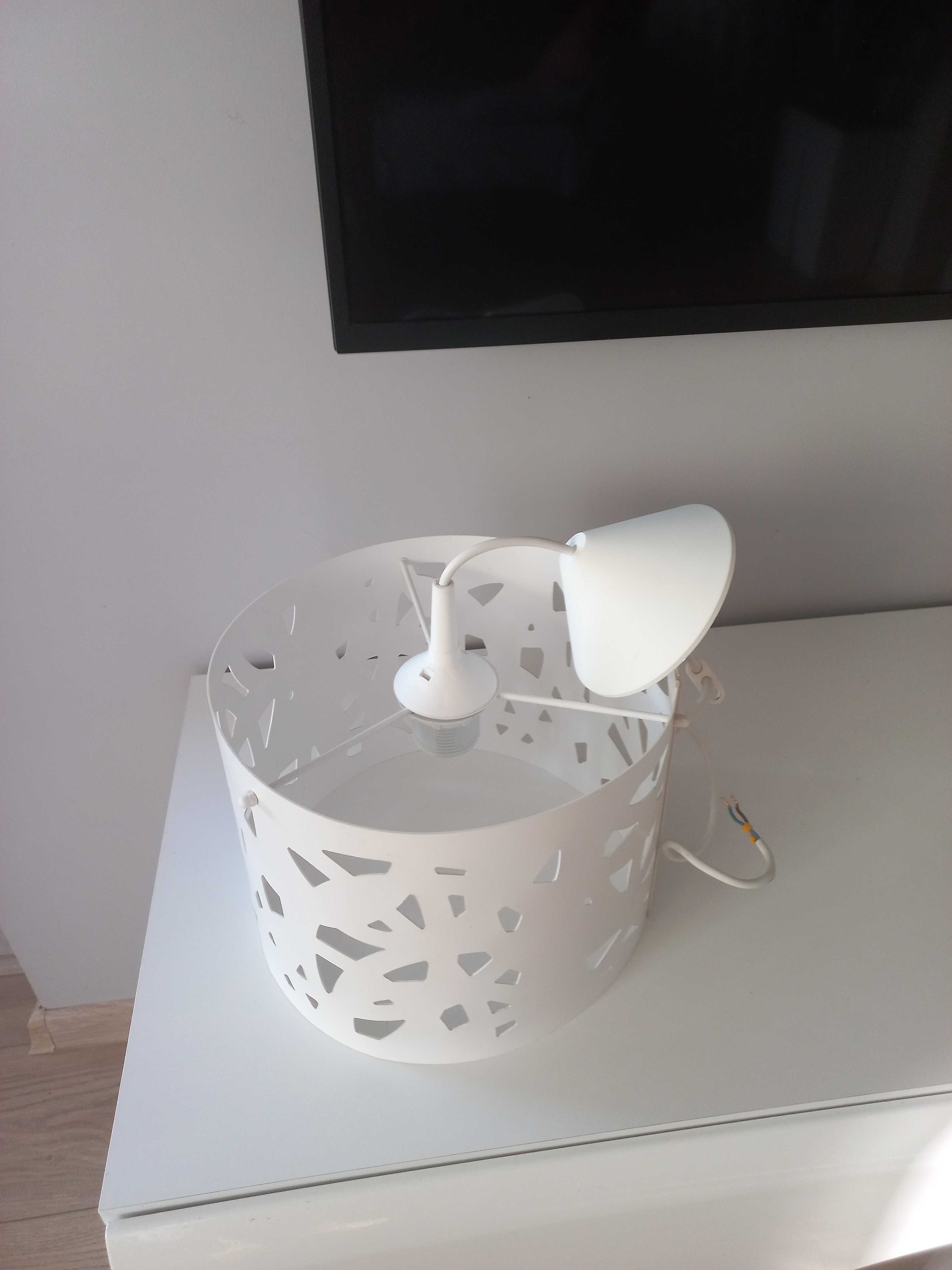 Sprzedam dwie białe lampy sufitowe