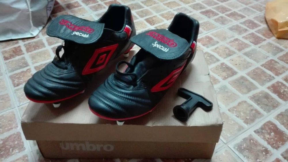 Botas futebol Umbro