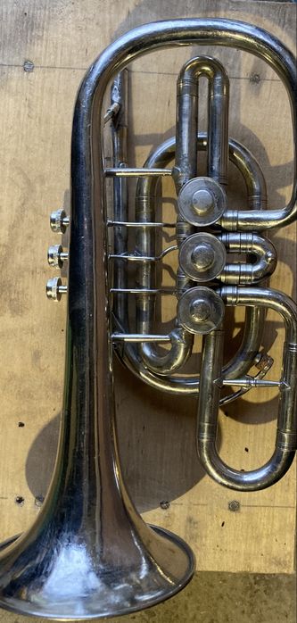 Корнет і Альт київ