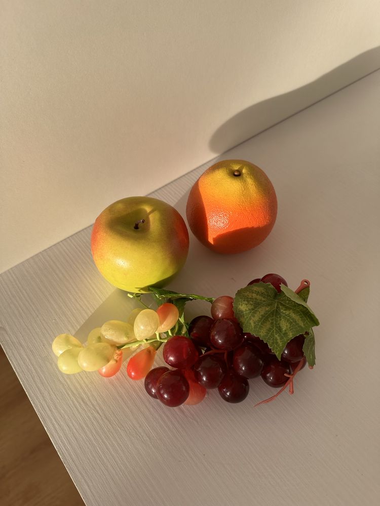 Якісні реалістичні Штучні фрукти,  муляжі  яблуко, апельсин, виноград
