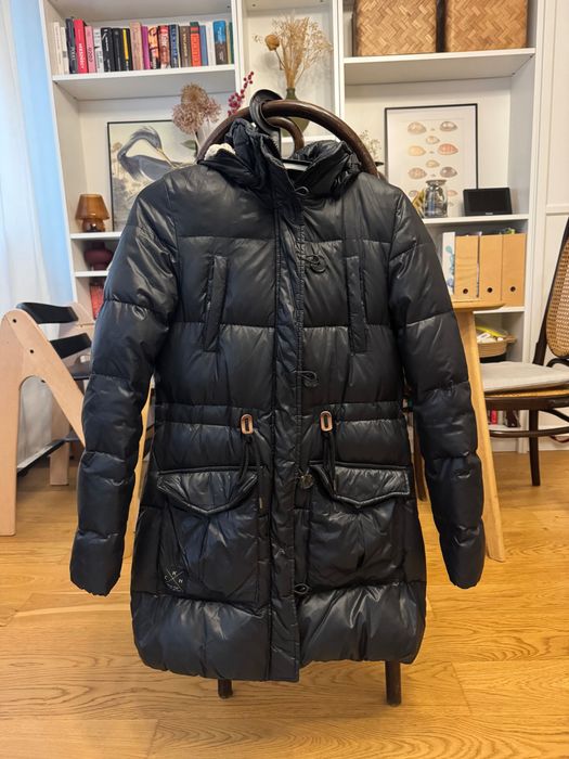 Czarny płaszcz puchowy (naturalny puch)