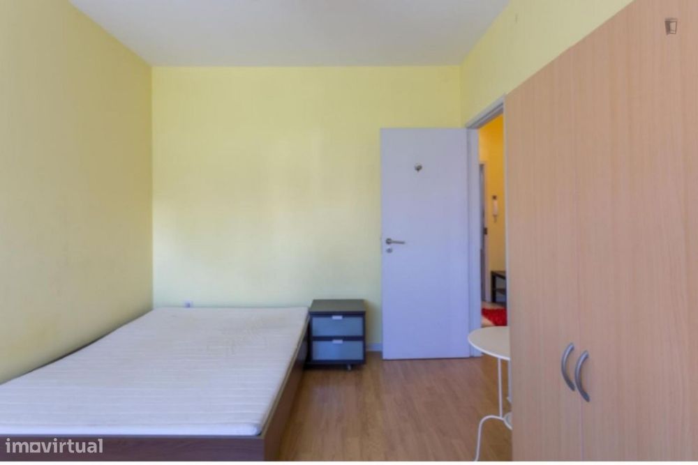 569025 - Quarto com cama de solteiro