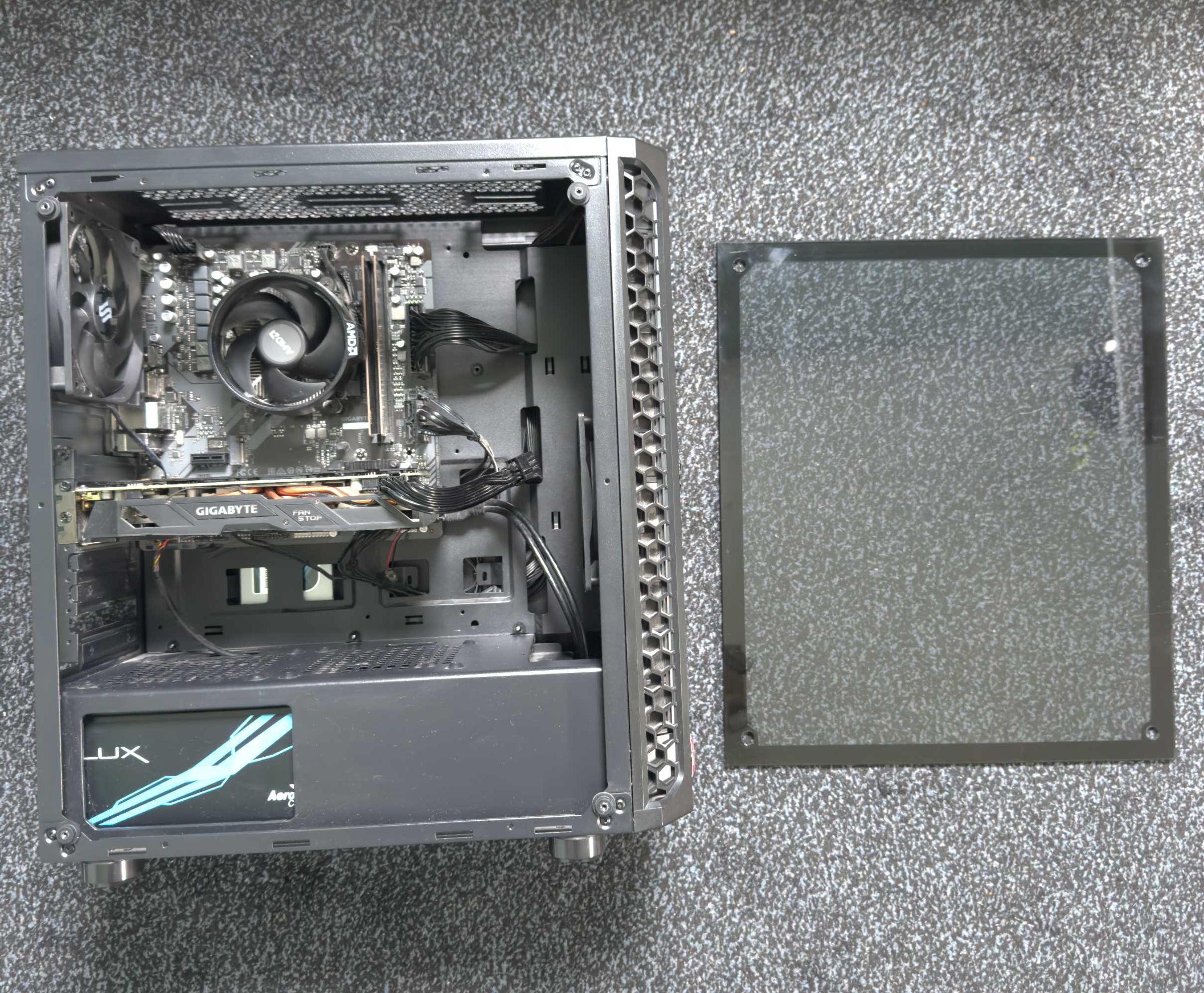 PC Ryzen 7 8700F, Radeon RX570, 32GB RAM, 1250GB Pamięci, Win11